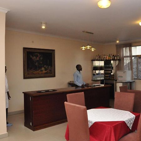 Garr Hotel Кигали Екстериор снимка