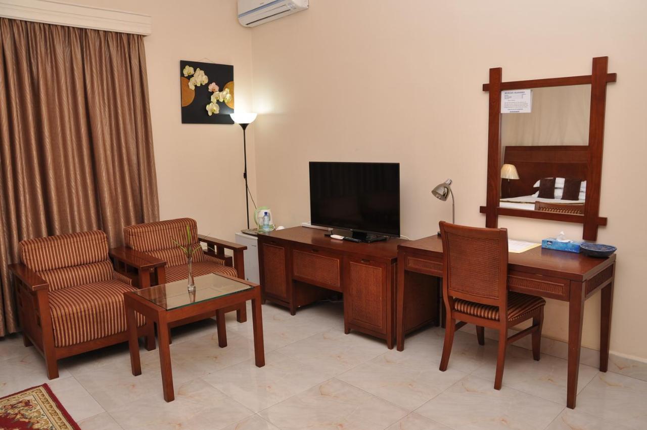 Garr Hotel Кигали Екстериор снимка